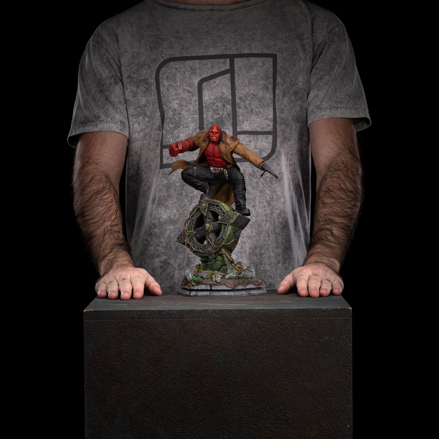 Hellboy BDS Art Scale Statue aus Hellboy 2 Iron Studios