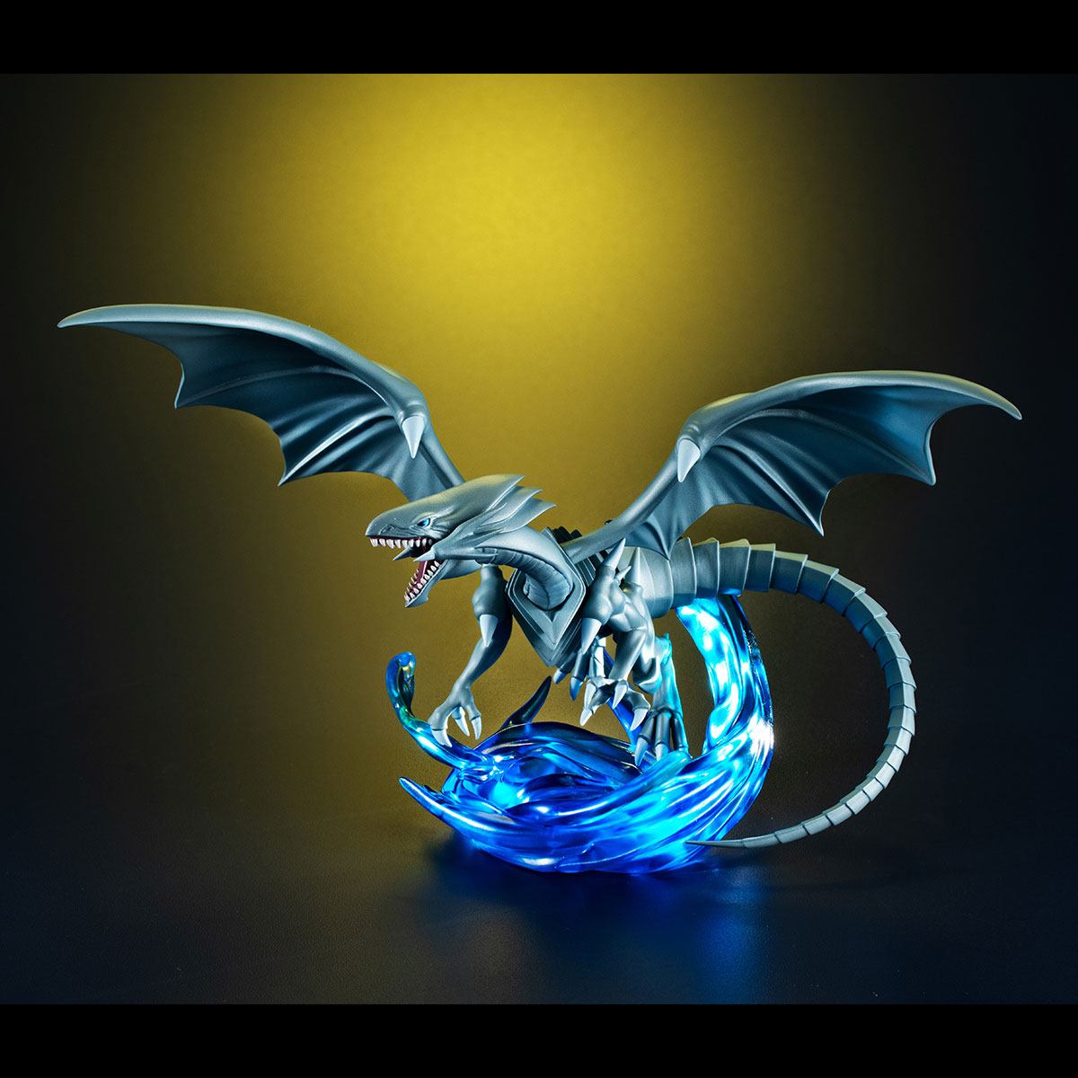 Blue Eyes White Dragon - Monsters Chronicle / Yu-Gi-Oh! duel monsters