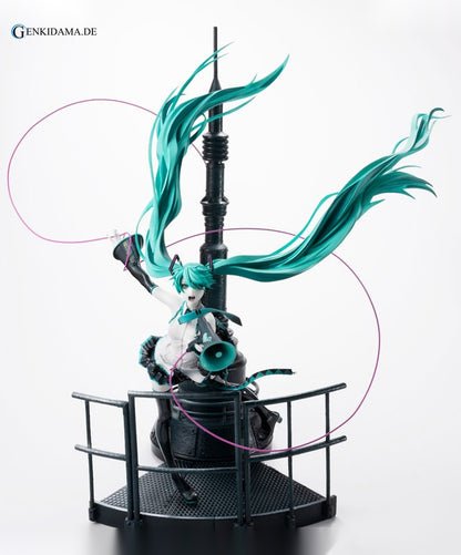 GoodSmile 20th Anniversary Book -Hatsune Miku Love is War Refine Ver.- (BOOK)