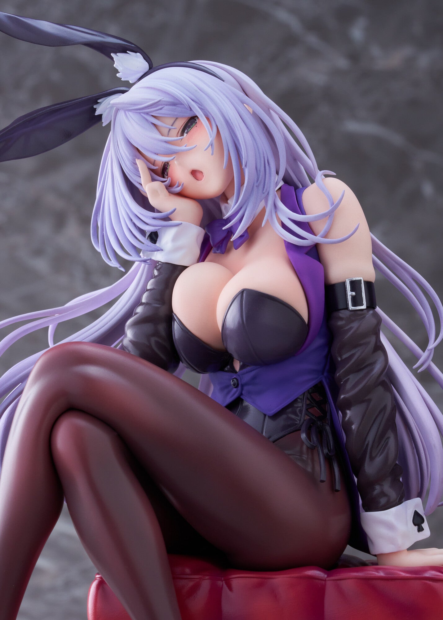 Tsuzuri Amagasa Bunny Style Plum