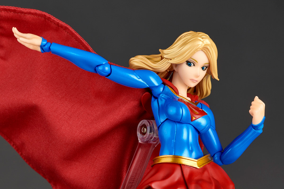 Supergirl - Revoltech - Kaiyodo