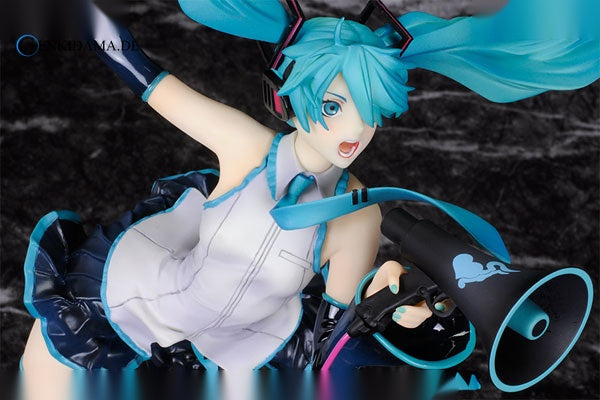 Character Vocal Series 01. Hatsune Miku Love is War ver. (Regular Edition)