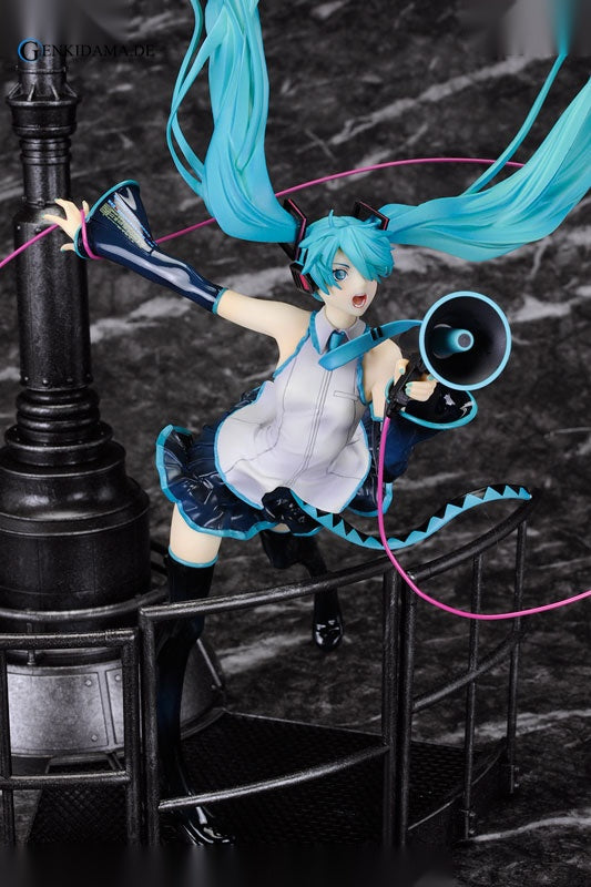 Character Vocal Series 01. Hatsune Miku Love is War ver. (Regular Edition)