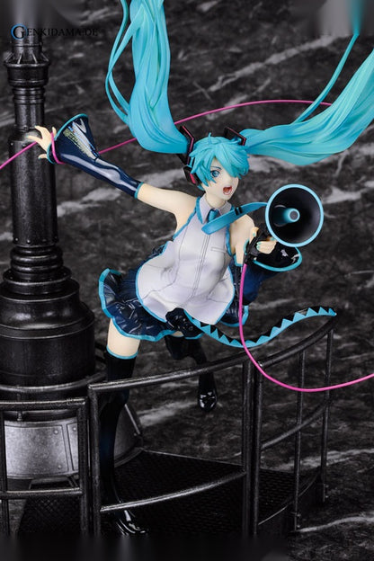 Character Vocal Series 01. Hatsune Miku Love is War ver. (Regular Edition)