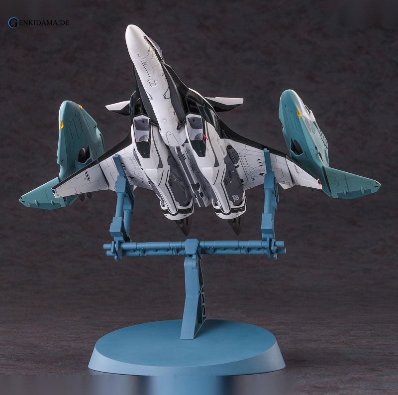 1/72 VF-31F Siegfried Messer Custom/Hayate Custom w/Lill Draken "Movie Macross Delta" Plastic Model