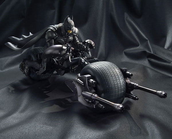 Batman & Bat-pod Batman Dark Knight Bandai Bandai Tamashii Nations