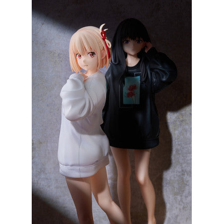 Chisato Nishikigi: Oversized Sweatshirt Ver. Lycoris Recoil 1/7 Scale Figure