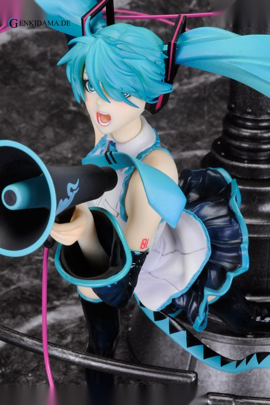 Character Vocal Series 01. Hatsune Miku Love is War ver. (Regular Edition)