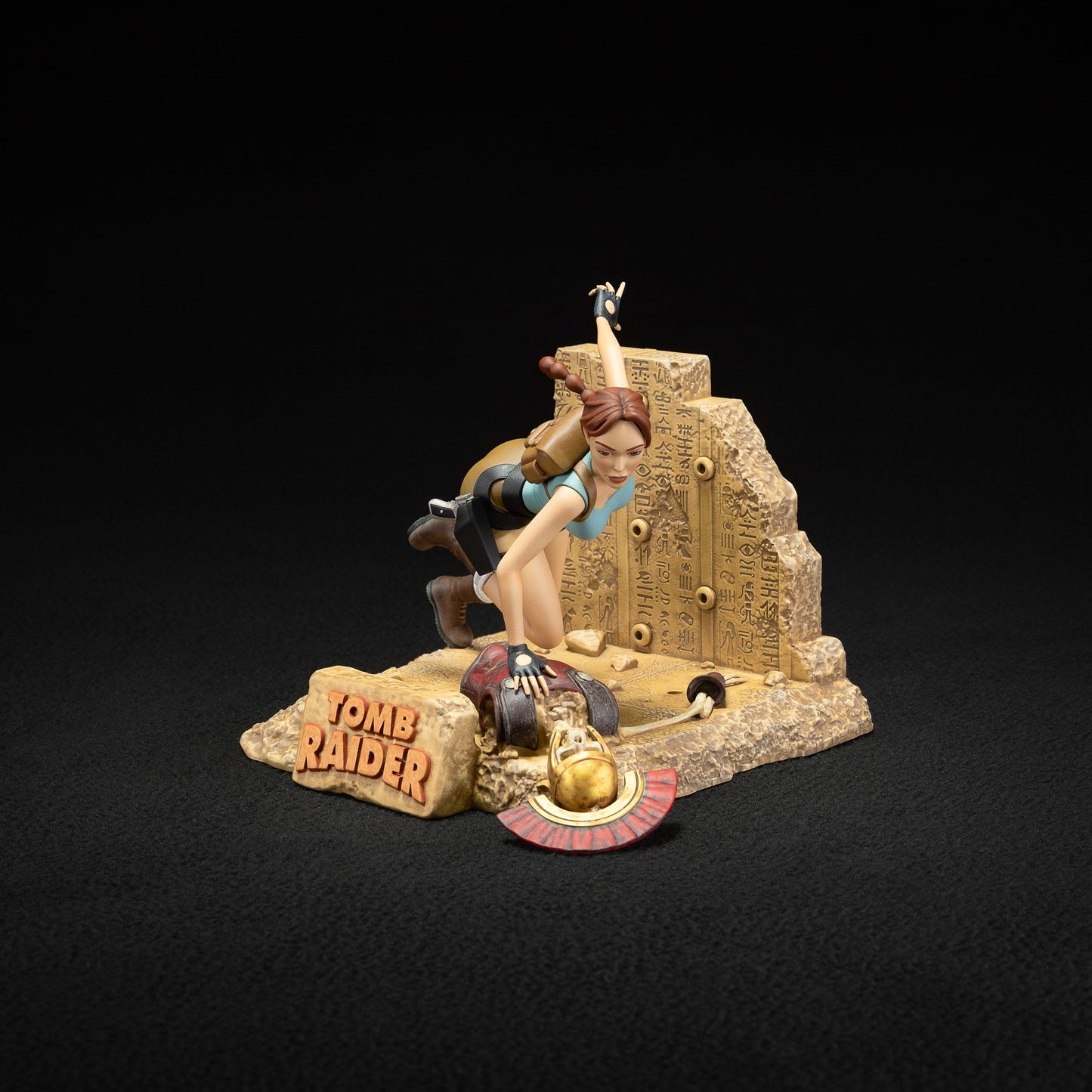 Lara Croft Classic Era Tomb Raider 1996 Dark Horse