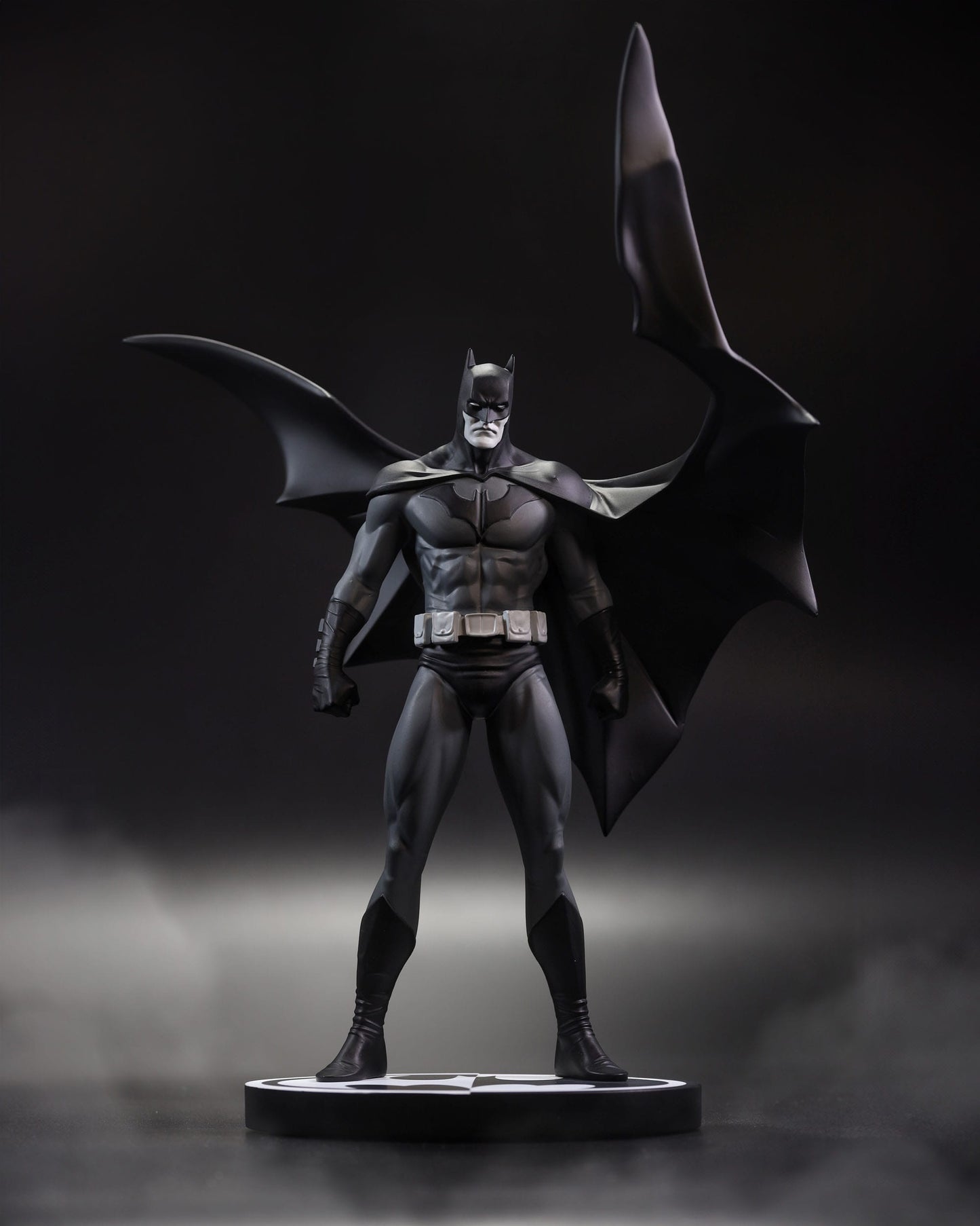 Batman Black & White Batman (by Jorge Jimenez) McFarlane Toys - Anime Figuren günstig kaufen