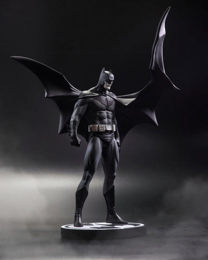 Batman Black & White Batman (by Jorge Jimenez) McFarlane Toys - Anime Figuren günstig kaufen