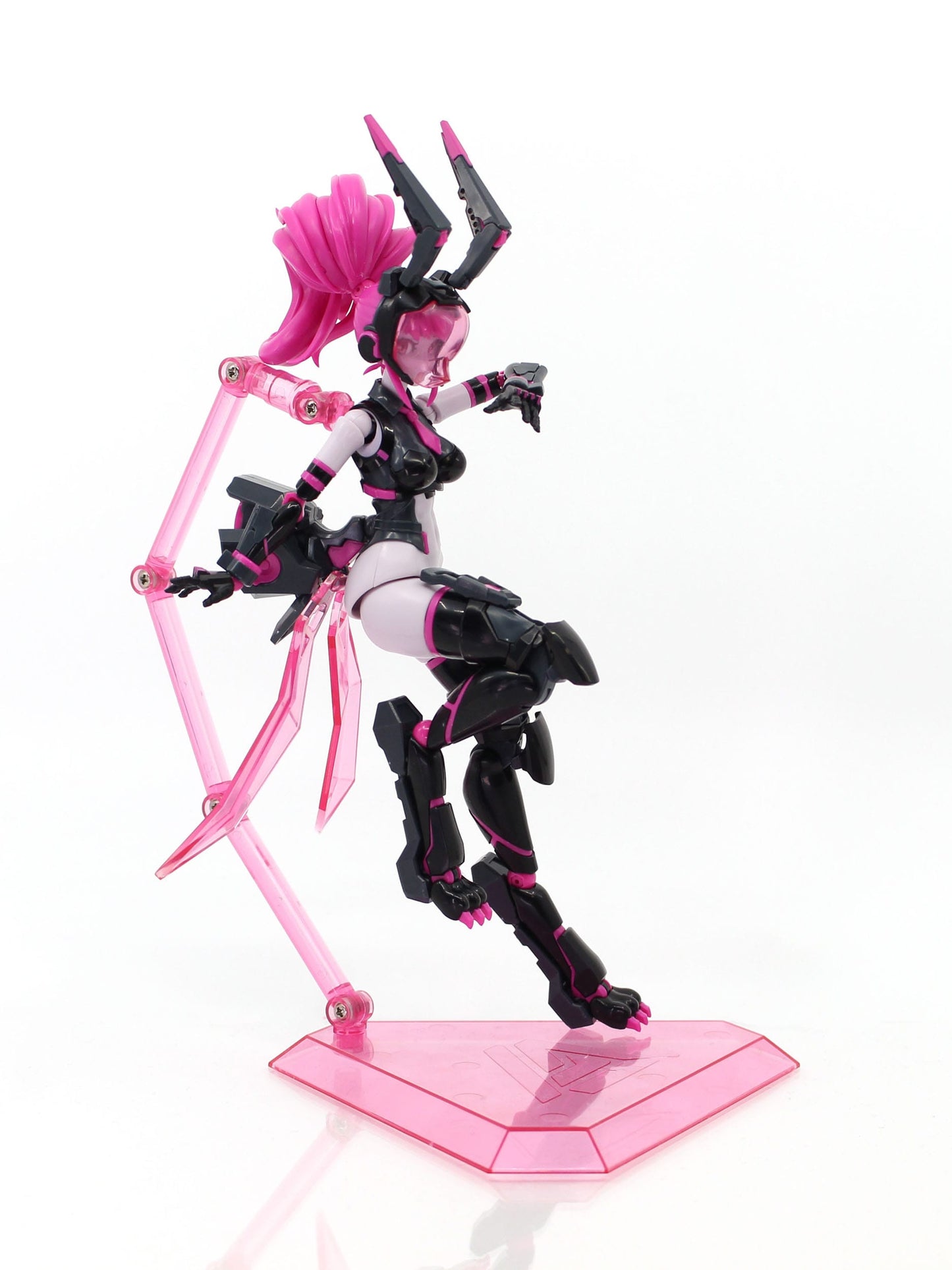 Vio the Rabbit SP Plastic Model Kit Sentinel