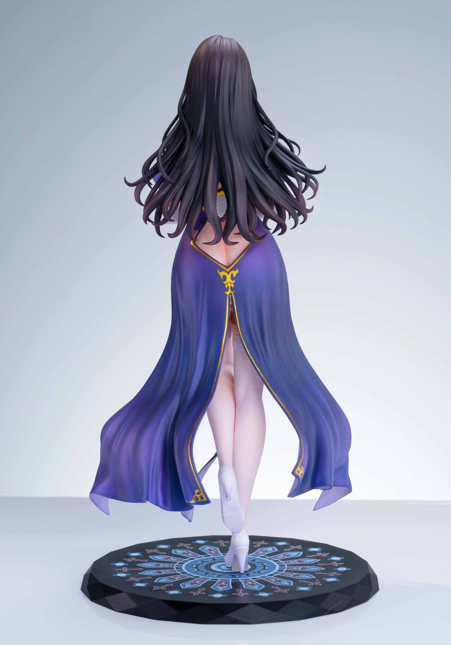 The Nun Prayer Petrone Uni-Like