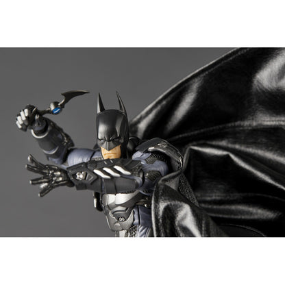 Batman (Batman: Arkham Knight Ver.) - Amazing Yamaguchi, Revoltech Kaiyodo