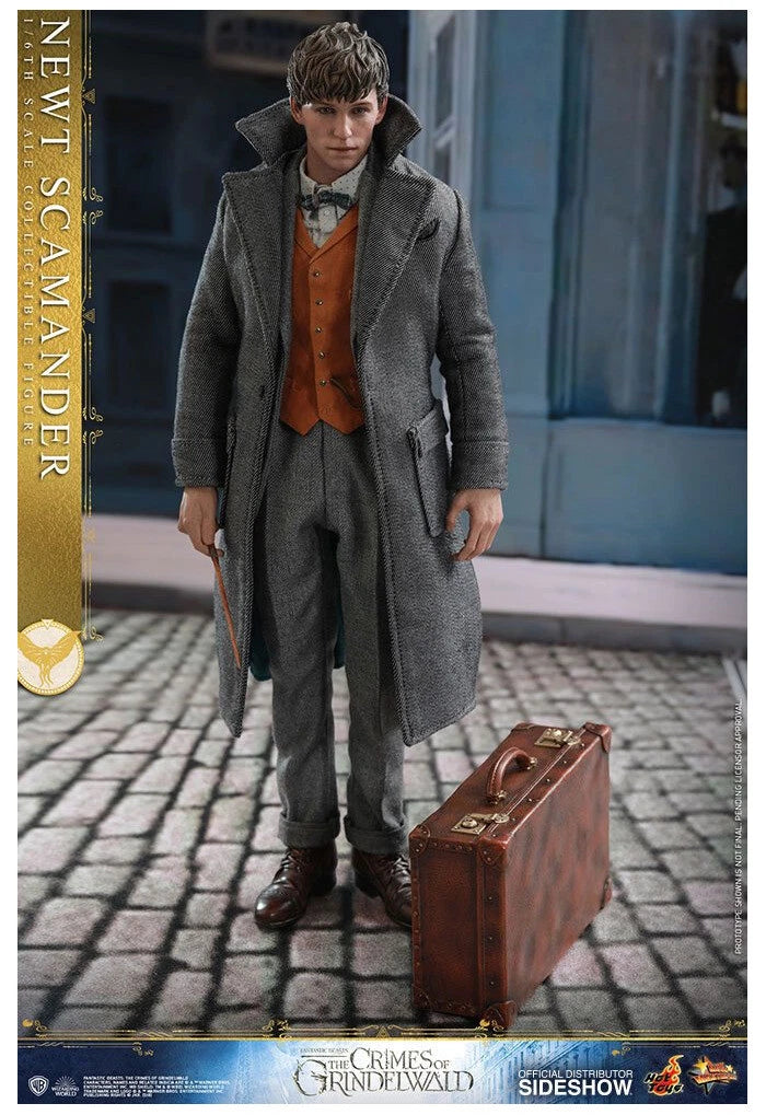 Newt Scamander 1/6 Scale Collectible Figure – Hot Toys (Fantastic Beasts: The Crimes of Grindelwald)