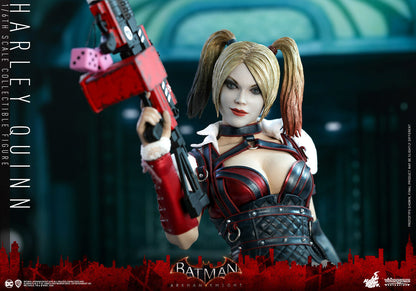 Harley Quinn aus Batman: Arkham Knight von Hot Toys