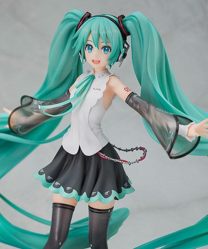 Hatsune Miku NT - 1/8 - 22 cm / Piapro Characters : Good Smile Company