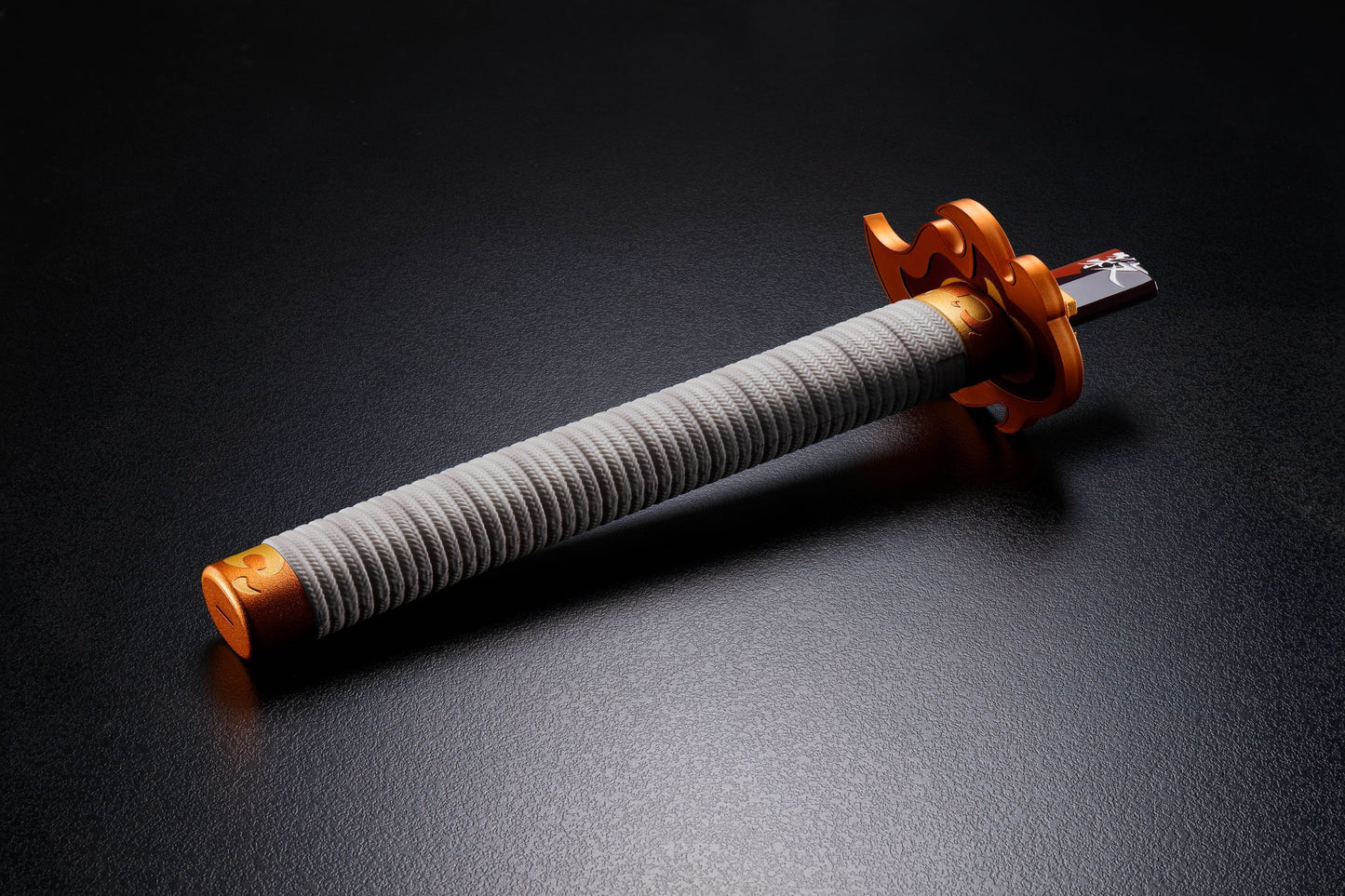 Gebrochenes Nichirin Schwert von Kyojuro Rengoku Proplica Replik Bandai Tamashii Nations - Anime Figuren günstig kaufen